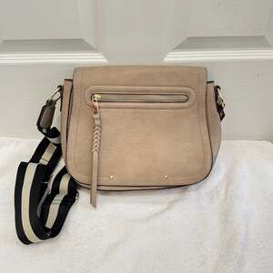 NWOT Gap Faux Leather Crossbody Tan Saddle Bag Medium w/Adj. Strap 12x9x3